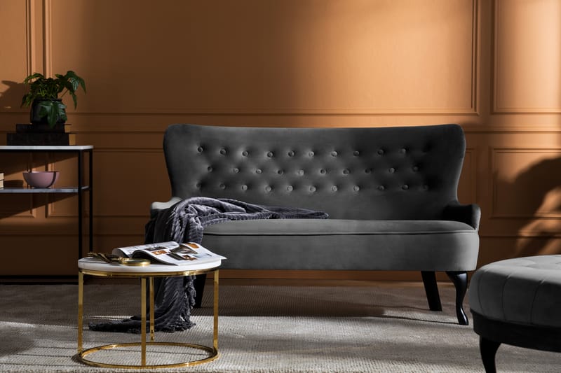 Dahlia Sofa Fløyel - Mørkgrå - Møbler - Sofaer - Howard sofa