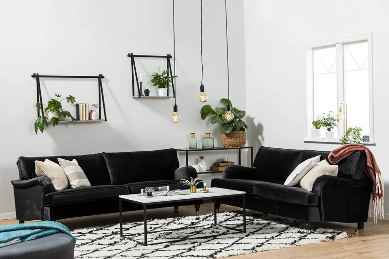 Howard Classic 2-seters Svunget Fløyelssofa - Svart - Møbler - Sofaer - Howard sofa