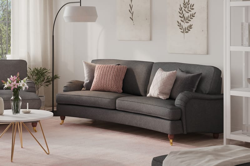 Howard Lyx 3-seters Svunget Stoffsofa - Mørk grå - Møbler - Sofaer - Howard sofa