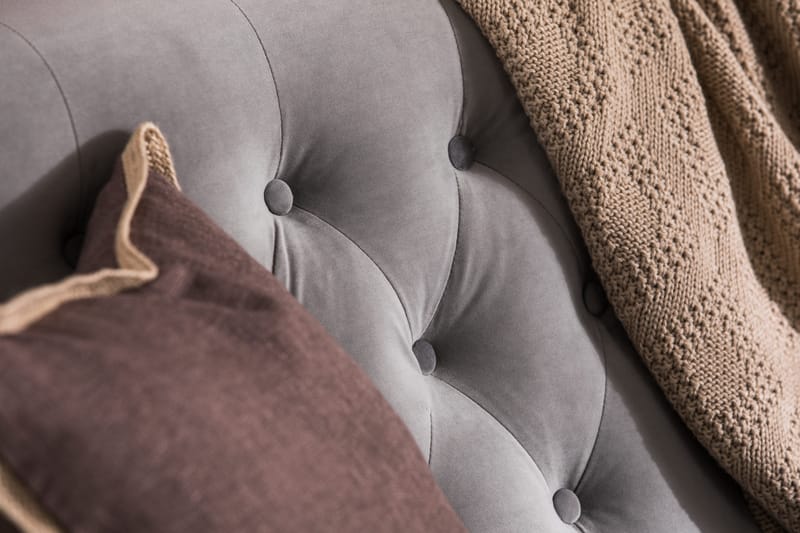 Howard Riviera 2-seters Fløyelssofa - Lys grå - Møbler - Sofaer - Howard sofa