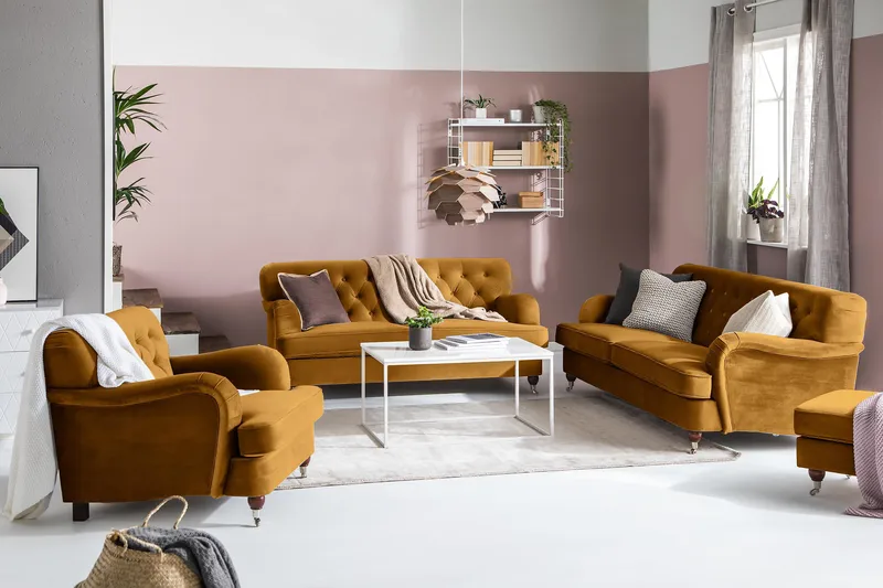 Howard Riviera 3-seters Fløyelssofa - Mørk gul - Møbler - Sofaer - Howard sofa