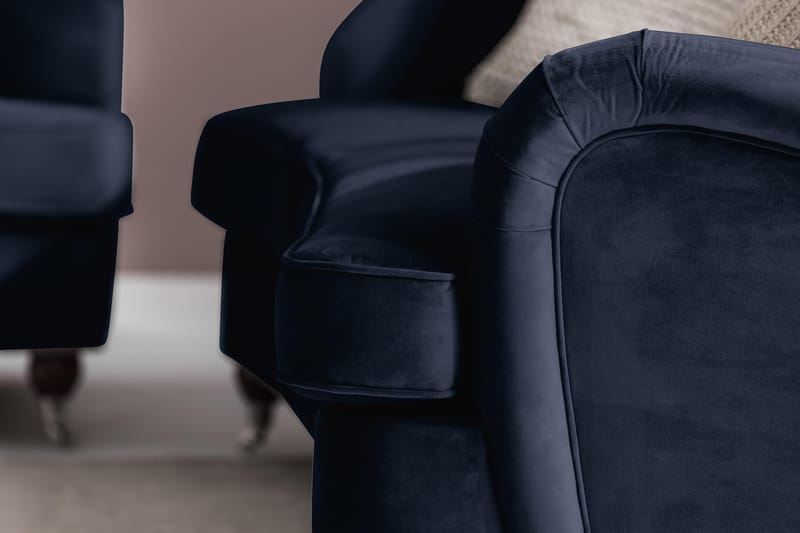 Howard Riviera 3-seters Svingt Fløyelssofa - Blå - Møbler - Sofaer - Howard sofa