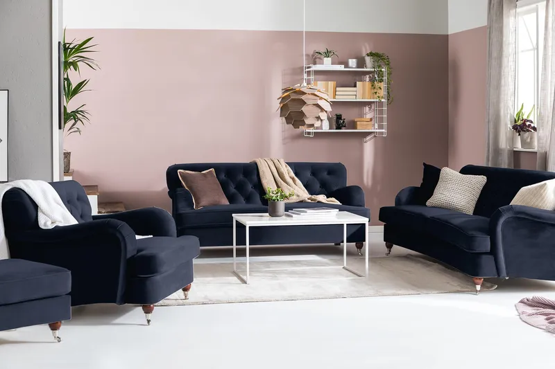 Howard Riviera 3-seters Svingt Fløyelssofa - Blå - Møbler - Sofaer - Howard sofa