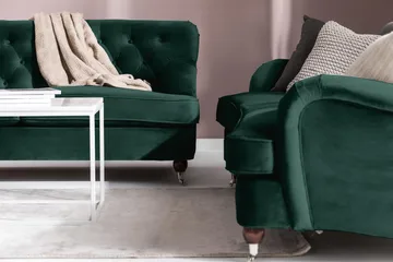 Howard Riviera 3-seters Svingt Fløyelssofa - Grønn - Møbler - Sofaer - Howard sofa