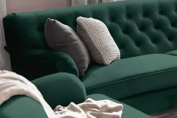 Howard Riviera 3-seters Svingt Fløyelssofa - Grønn - Møbler - Sofaer - Howard sofa