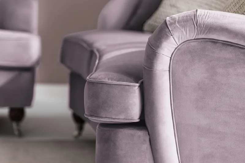 Howard Riviera 3-seters Svingt Fløyelssofa - Lilla - Møbler - Sofaer - Howard sofa