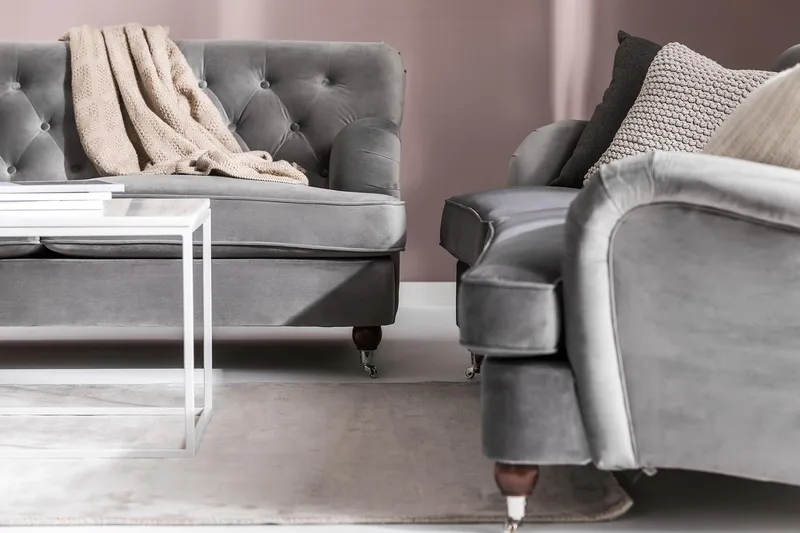 Howard Riviera 3-seters Svingt Fløyelssofa - Lys grå - Møbler - Sofaer - Howard sofa