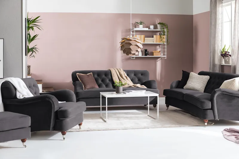 Howard Riviera 3-seters Svingt Fløyelssofa - Mørk grå - Møbler - Sofaer - Howard sofa