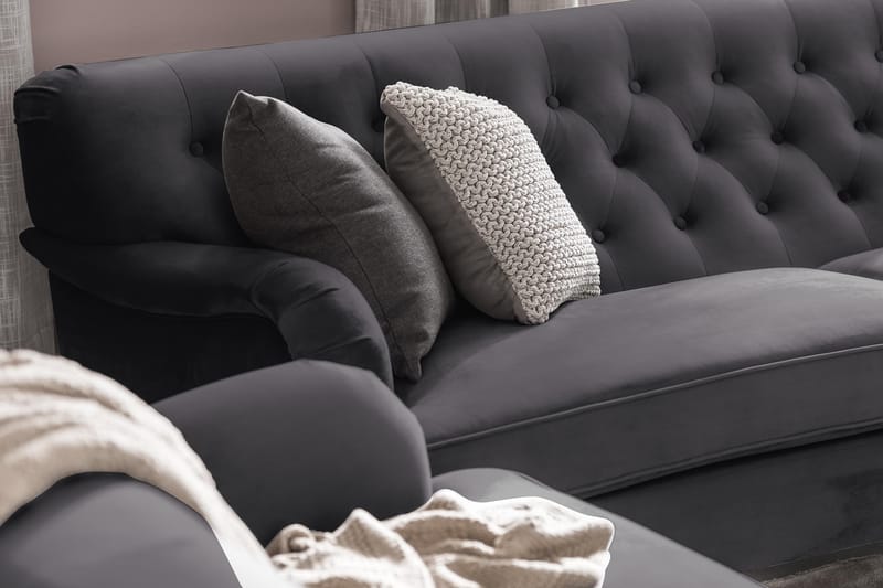 Howard Riviera 3-seters Svingt Fløyelssofa - Mørk grå - Møbler - Sofaer - Howard sofa
