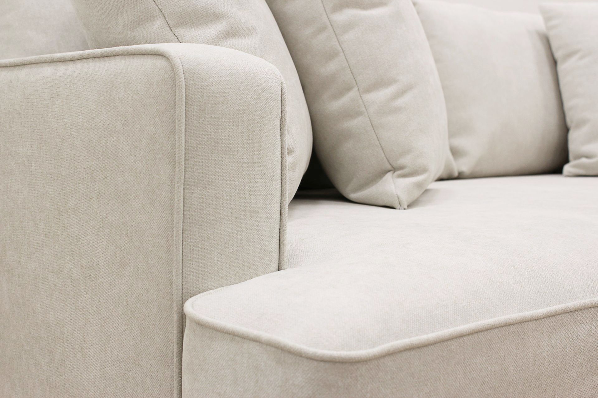 Rossita 3-seters Dyp Stoffsofa - Beige - Møbler - Sofaer - Sofa 3 seter