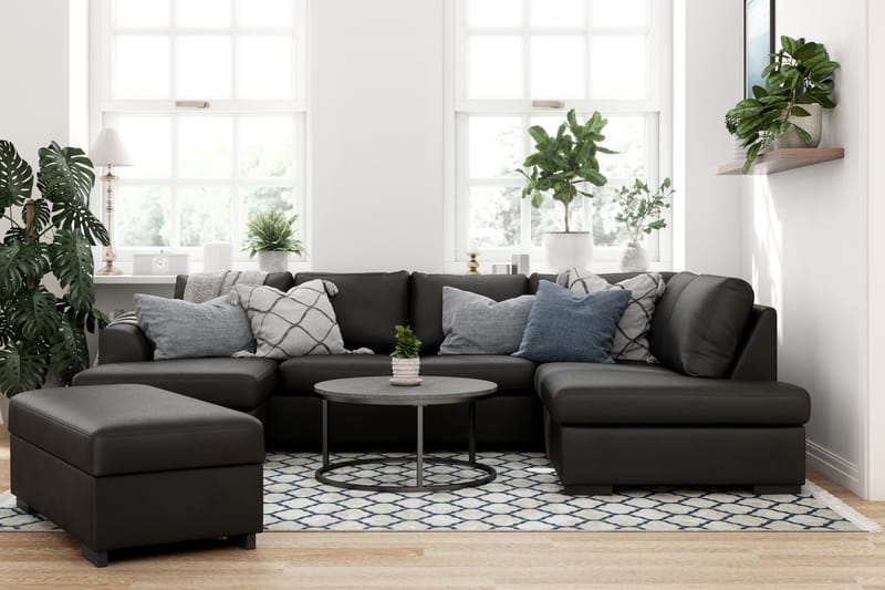 Porto 4-seters Høyrevendt U-formet Sofa med Divan og Sjeselong + Fotskammel i Kunstlær - Svart - Møbler - Sofaer - Skinnsofaer