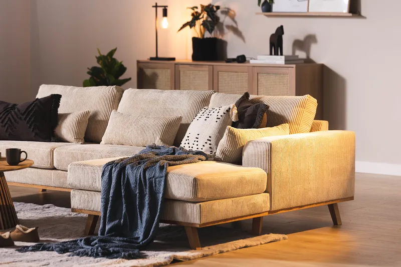 Copenhagen 4-seters Høyrevendt L-formet Dyp Divansofa i Manchester - Beige - Møbler - Sofaer - Sofa med sjeselong