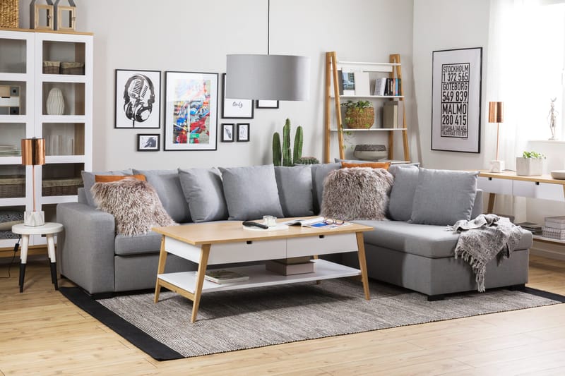 Crazy 4-seters Høyrevendt L-formet Sjeselongsofa i Stoff inkl. Pynteputer - Grå - Møbler - Sofaer - Sofa med sjeselong