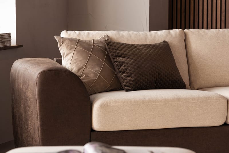 Cuba 4-seters Høyrevendt L-formet Sjeselongsofa i Kunstlær/Stoff - Brun / Beige - Møbler - Sofaer - Sofa med sjeselong