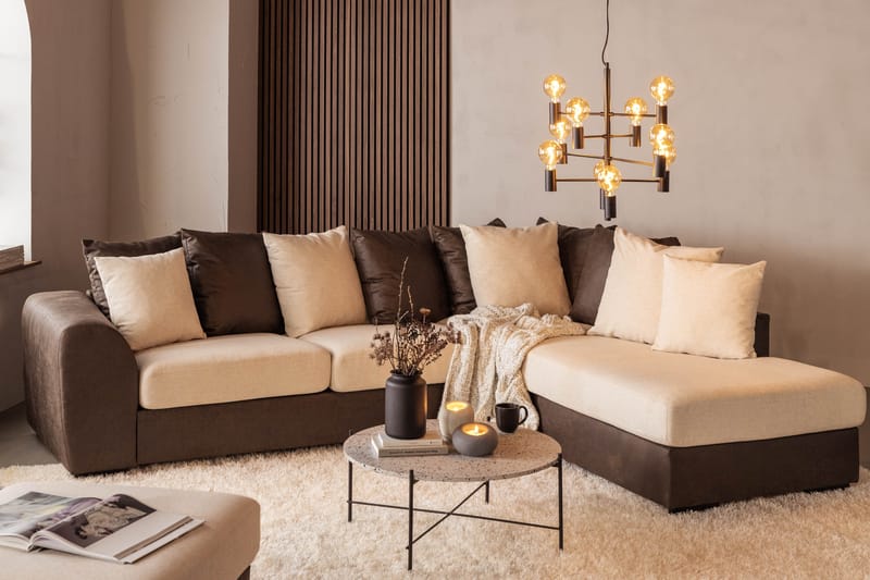 Cuba 4-seters Høyrevendt L-formet Sjeselongsofa i Kunstlær/Stoff inkl. Pynteputer - Brun / Beige - Møbler - Sofaer - Sofa med sjeselong