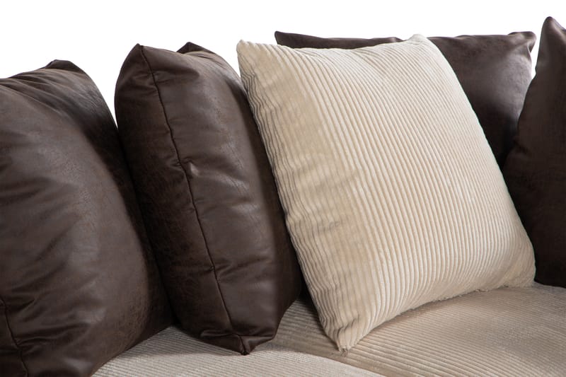 Cuba 4-seters Høyrevendt L-formet Sjeselongsofa i Manchester/Kunstlær inkl. Pynteputer - Brun / Beige - Møbler - Sofaer - Sofa med sjeselong