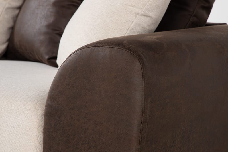 Cuba 4-seters Venstrevendt L-formet Sjeselongsofa i Kunstlær/Stoff inkl. Pynteputer - Brun / Beige - Møbler - Sofaer - Sofa med sjeselong