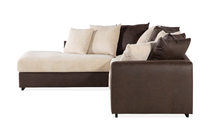 Cuba 4-seters Venstrevendt L-formet Sjeselongsofa i Manchester/Kunstlær inkl. Pynteputer - Brun / Beige - Møbler - Sofaer - Sofa med sjeselong