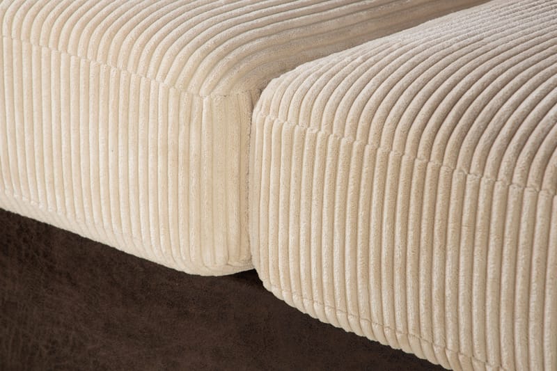 Cuba 4-seters Venstrevendt L-formet Sjeselongsofa i Manchester/Kunstlær inkl. Pynteputer - Brun / Beige - Møbler - Sofaer - Sofa med sjeselong