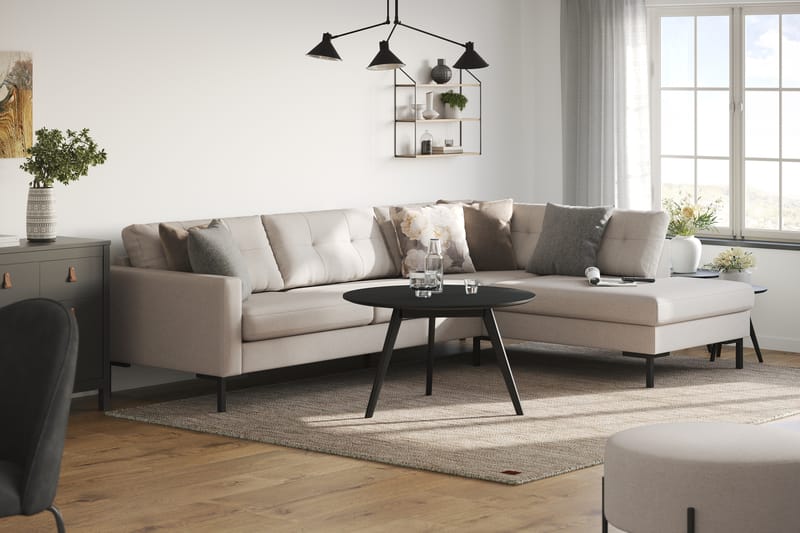 Frillestad 4-seters Høyrevendt L-formet Sjeselongsofa i Stoff - Beige - Møbler - Sofaer - Sofa med sjeselong