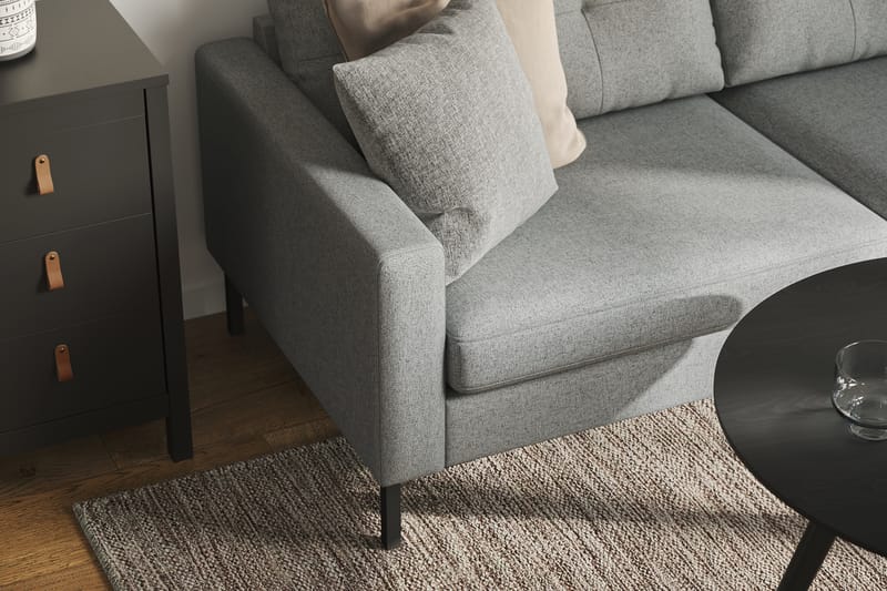 Frillestad 4-seters Høyrevendt L-formet Sjeselongsofa i Stoff - Grå - Møbler - Sofaer - Sofa med sjeselong
