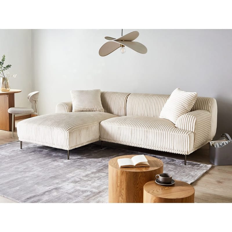 Hjørnesofa Stenum - Hvit, messing/Høyrevendt - Møbler - Sofaer - Hjørnesofa - Howard hjørnesofa