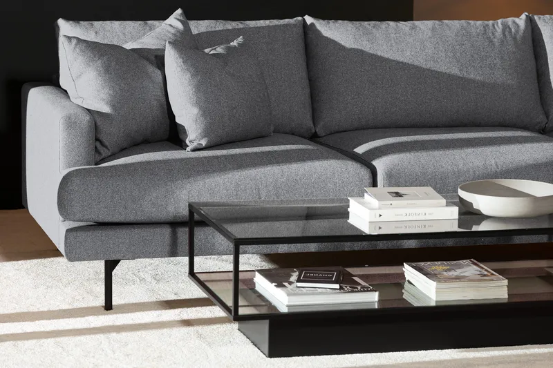 Menard 4-seters Høyrevendt Dyp L-formet Sjeselongsofa i Stoff - Grå - Møbler - Sofaer - Sofa med sjeselong