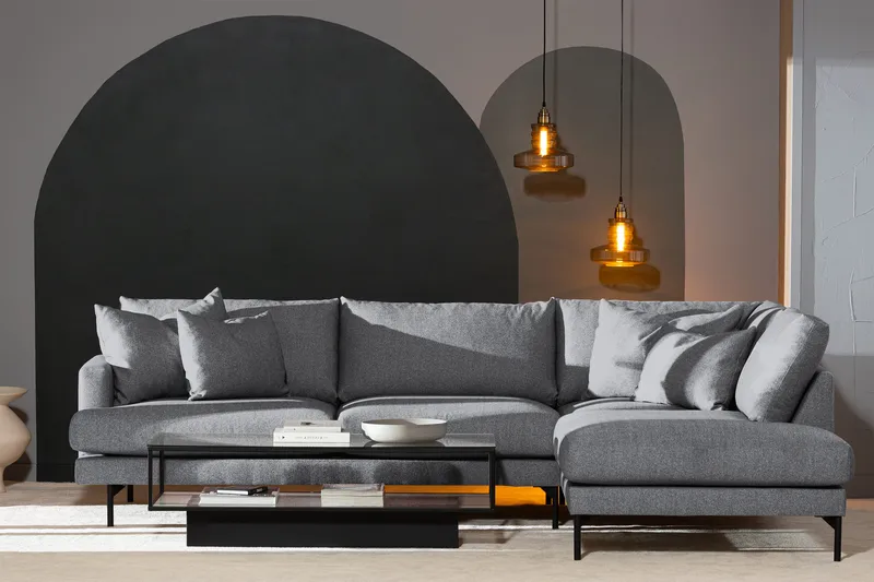 Menard 4-seters Høyrevendt Dyp L-formet Sjeselongsofa i Stoff - Grå - Møbler - Sofaer - Sofa med sjeselong