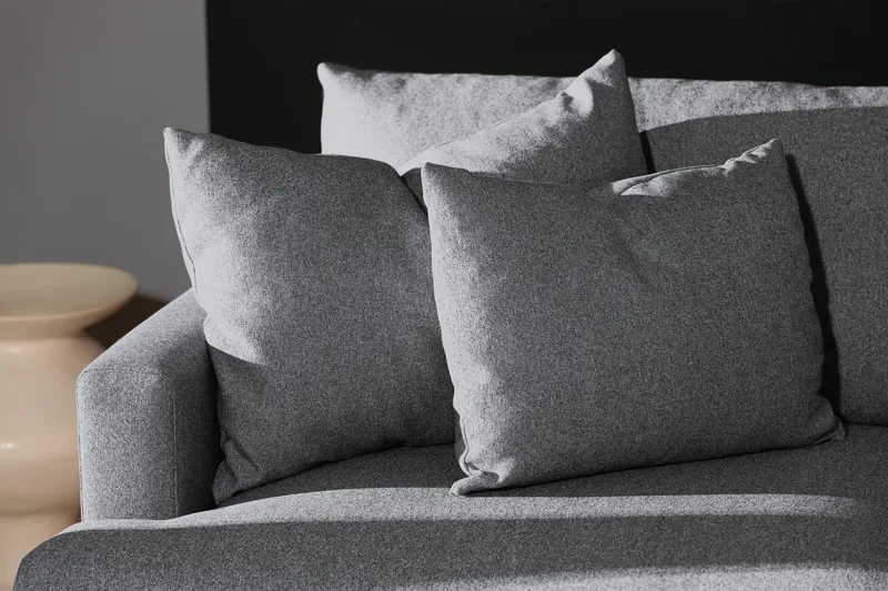 Menard 4-seters Høyrevendt Dyp L-formet Sjeselongsofa i Stoff - Grå - Møbler - Sofaer - Sofa med sjeselong