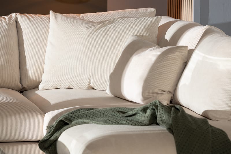 Menard 4-seters Høyrevendt L-formet Sjeselongsofa i Manchester - Beige - Møbler - Sofaer - Sofa med sjeselong