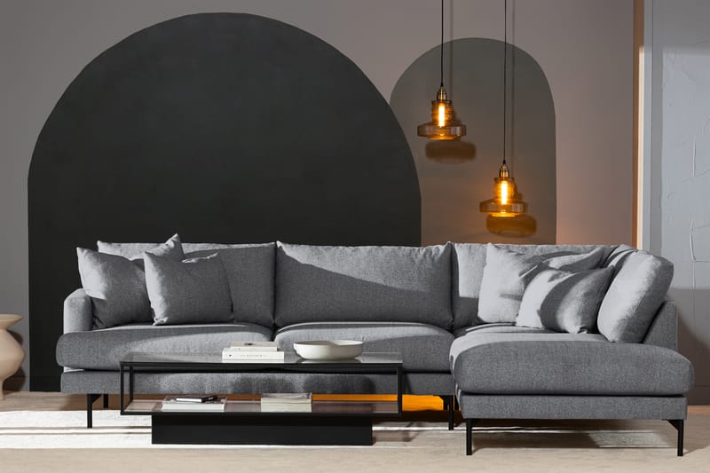Menard 4-seters Høyrevendt L-formet Sjeselongsofa i Stoff - Grå - Møbler - Sofaer - Sofa med sjeselong