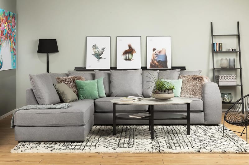 Optus 4-seters Venstrevendt L-formet Sjeselongsofa i Stoff inkl. Pynteputer - Lys grå - Møbler - Sofaer - Sofa med sjeselong - 3 seters sofa med divan