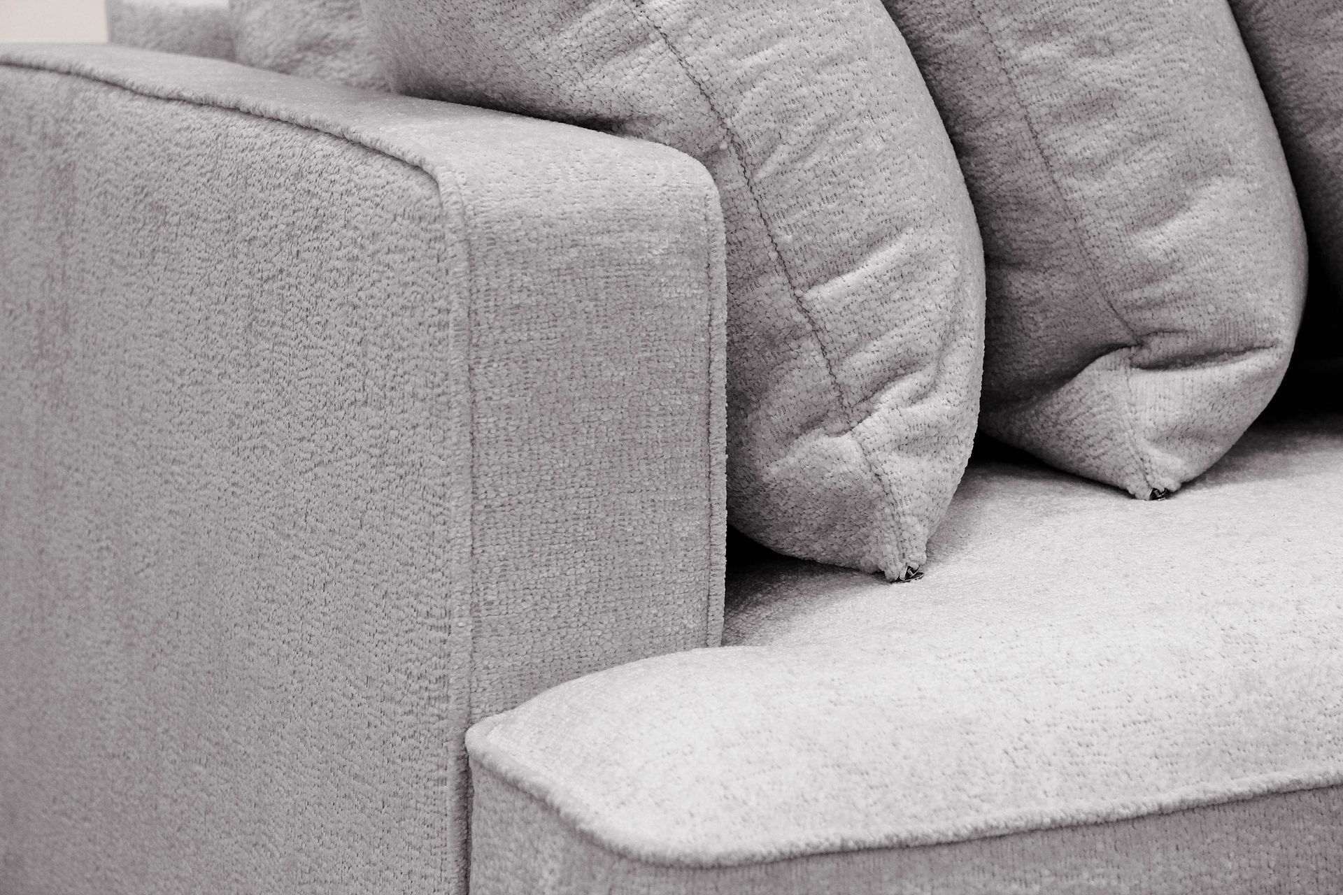 Rossita 4-seters Høyrevendt L-formet Dyp Sjeselongsofa med Hel Pute i Chenille - Grå - Møbler - Sofaer - Sofa med sjeselong
