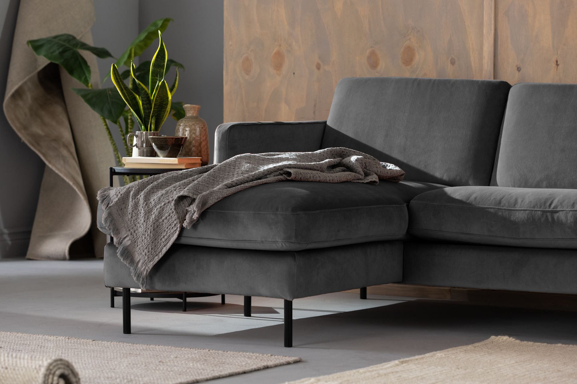 Teodin Fløyelssofa 2-seters med Divan Venstre - Lysegrå - Møbler - Sofaer - Sofa med sjeselong