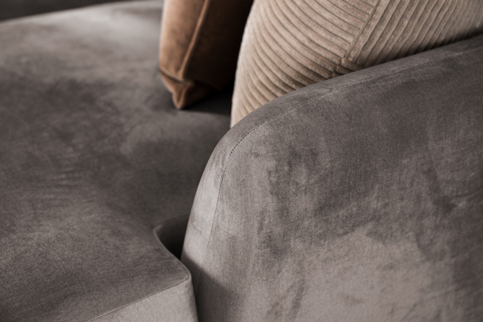 Trend 4-seters Høyrevendt L-formet Sjeselongsofa i Fløyel - Brun - Møbler - Sofaer - Sofa med sjeselong