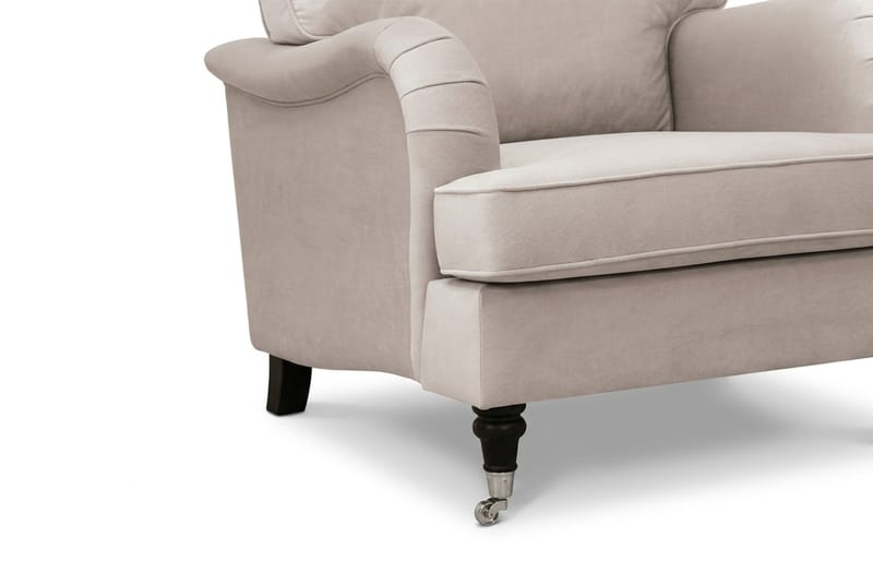 Howard Classic sofagruppe 3-seters sofa og lenestol samt fotskammel i fløyel - Beige - Møbler - Sofaer - Sofagrupper - Howard sofagruppe