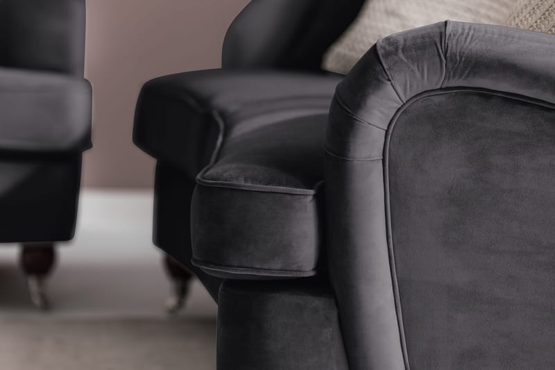 Howard Riviera Sofagruppe Svingt 3-seters + 2-seters Sofa + Lenestol + Fotskammel i Fløyel - Mørk grå - Møbler - Sofaer - Sofagrupper - Howard sofagruppe