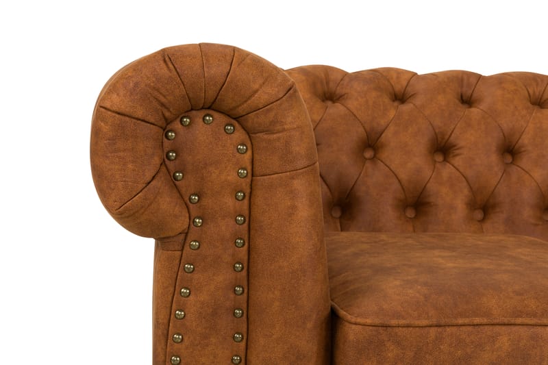 Chesterfield Deluxe Sofagruppe 2-seter+Lenestol+Fotskammel - Konjakk - Howard sofagruppe