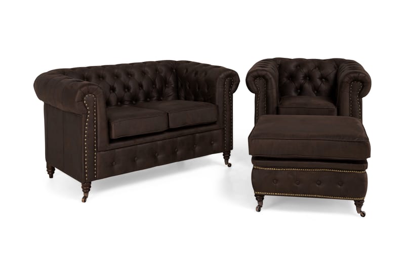 Chesterfield Deluxe Sofagruppe 2-seter+Lenestol+Fotskammel - Mørkebrun - Howard sofagruppe