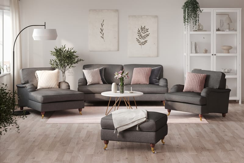 Howard Lyx Sofagruppe 3-seters Sofa + Divanstol + Lenestol + Fotskammel i Stoff - Mørk grå - Møbler - Sofaer - Sofagrupper - Howard sofagruppe