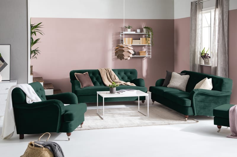 Howard Riviera Sofagruppe 3-seters + 2-seters Sofa + Lenestol + Fotskammel i Fløyel - Grønn - Møbler - Sofaer - Sofagrupper - Howard sofagruppe