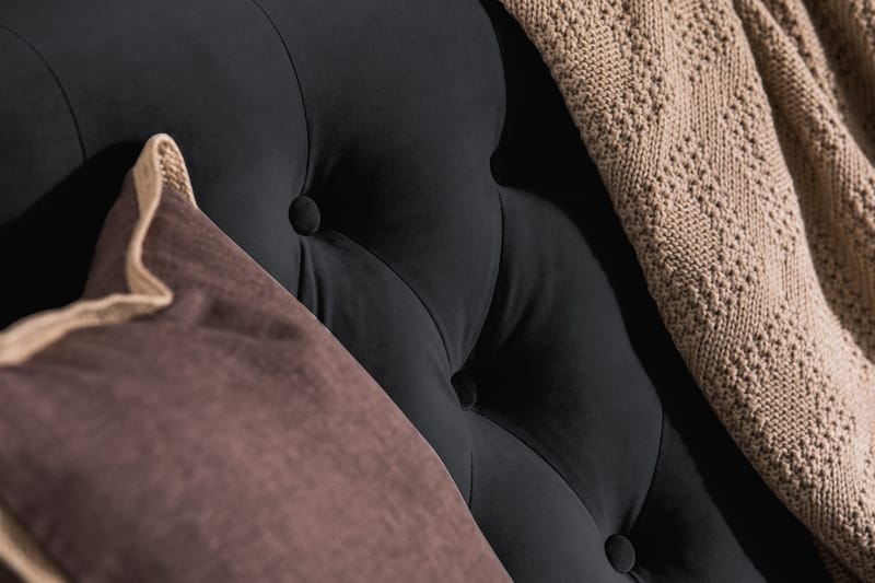 Howard Riviera Sofagruppe 3-seters + 2-seters Sofa + Lenestol + Fotskammel i Fløyel - Svart - Møbler - Sofaer - Sofagrupper - Howard sofagruppe