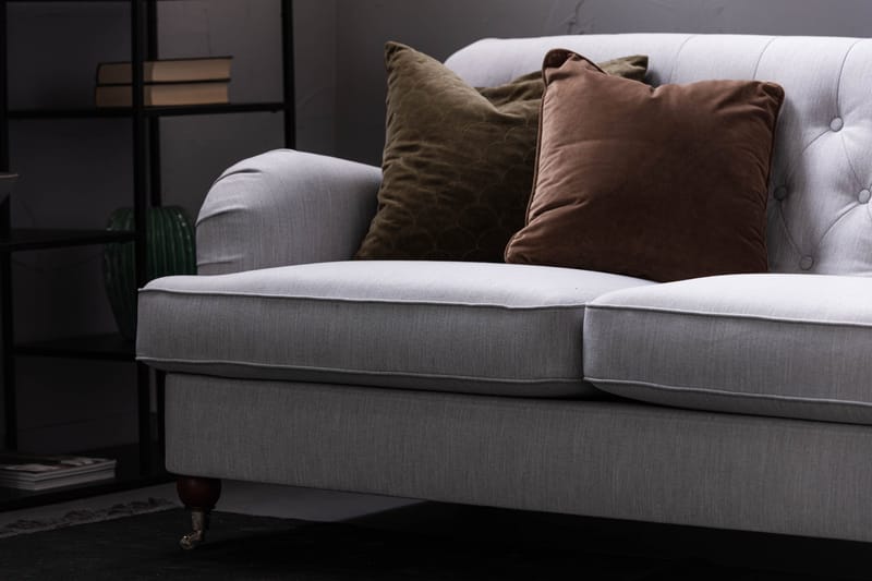 Howard Riviera Sofagruppe Bøyd 3-seter + 2-seter Sofa + Lenestol + Fotskammel i Stoff - Grå - Møbler - Sofaer - Sofagrupper - Howard sofagruppe