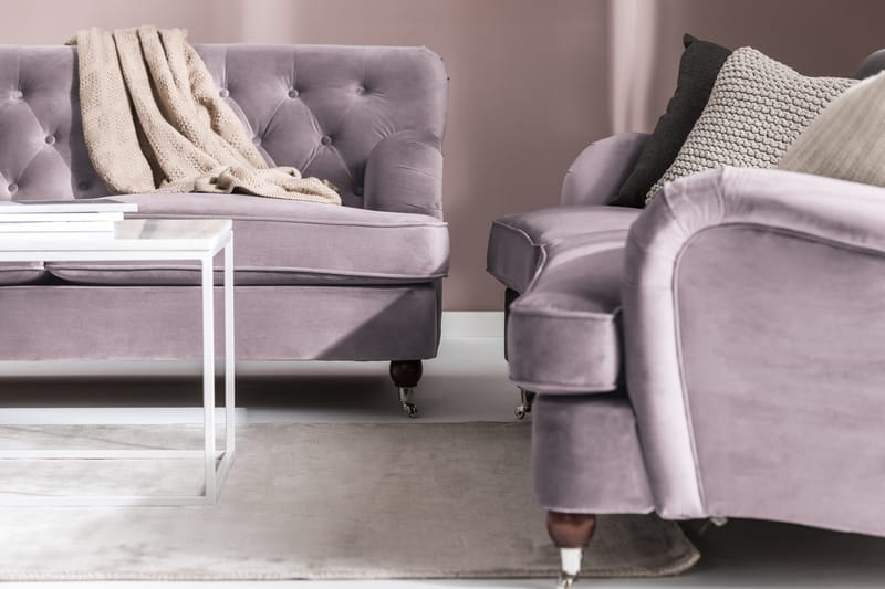 Howard Riviera Sofagruppe Svingt 3-seters + 2-seters Sofa + Lenestol + Fotskammel i Fløyel - Lilla - Møbler - Sofaer - Sofagrupper - Howard sofagruppe