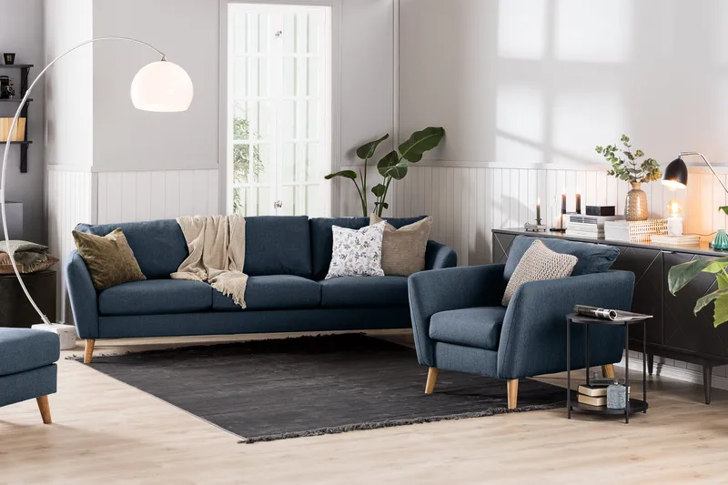 Trend Sofagruppe 3-seters + 2-seters Sofa + Lenestol + Fotskammel i Stoff - Blå - Møbler - Sofaer - Sofagrupper - Howard sofagruppe