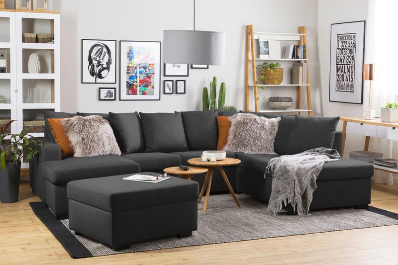 Crazy 4-seters Høyrevendt U-formet Large Sofa med Divan og Sjeselong i Stoff inkl. Pynteputer - Antrasitt - Møbler - Sofaer - U-sofa