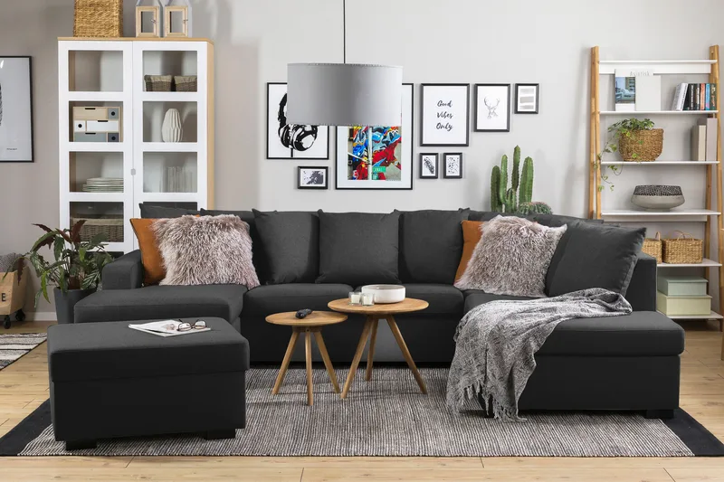 Crazy 4-seters Høyrevendt U-formet Large Sofa med Divan og Sjeselong i Stoff inkl. Pynteputer - Antrasitt - Møbler - Sofaer - U-sofa