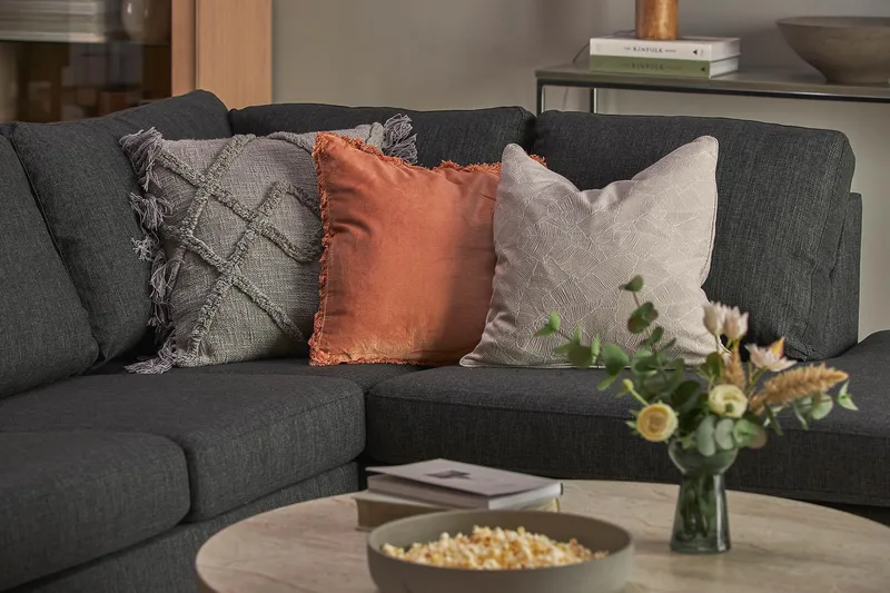 Crazy 5-seters Høyrevendt U-formet X-Large Sofa med Divan og Sjeselong i Stoff - Antrasitt - Møbler - Sofaer - U-sofa