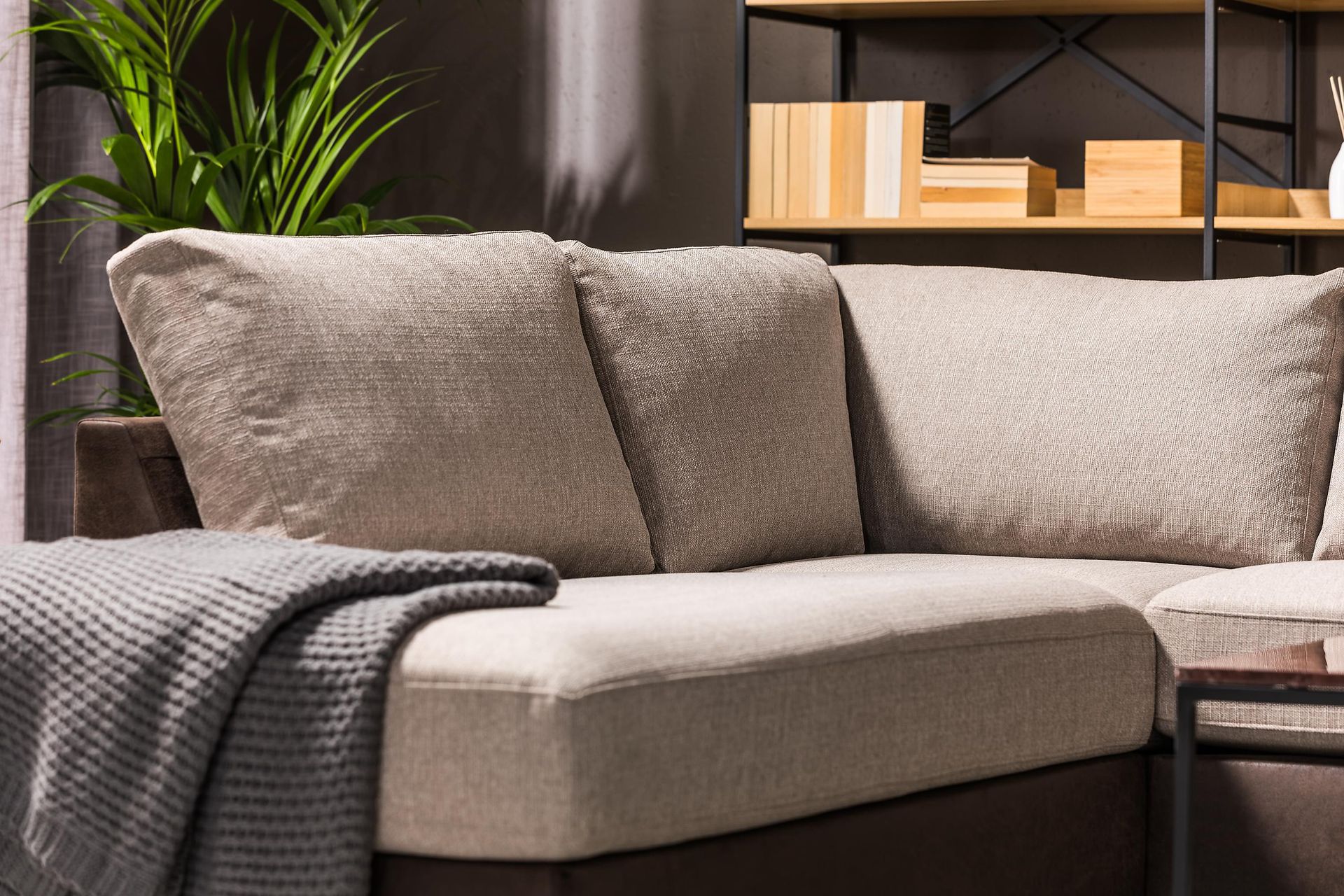 Cuba 5-seters Høyrevendt U-formet Sofa med Divan og Sjeselong i Kunstlær/Stoff - Brun / Beige - Møbler - Sofaer - U-sofa