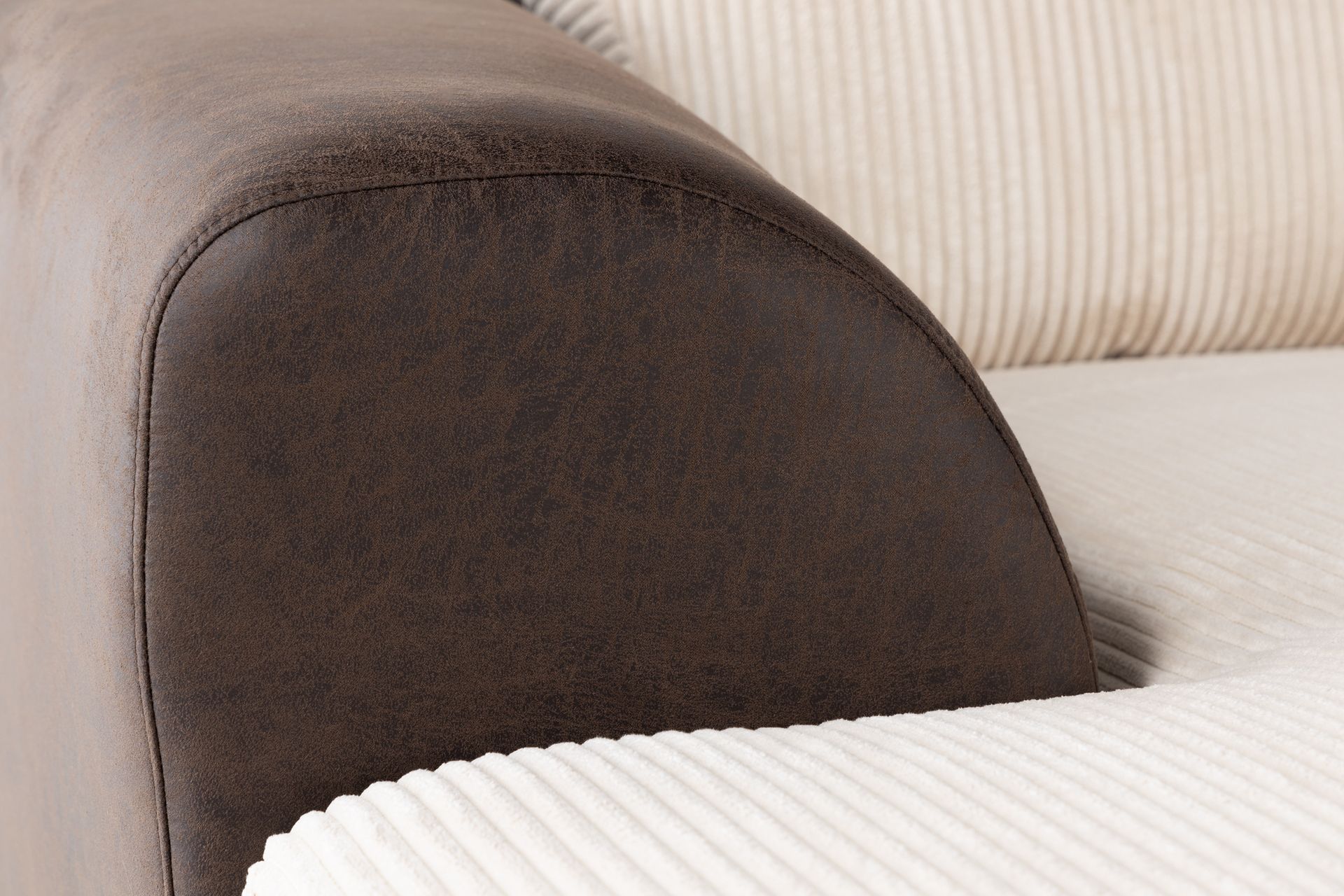Cuba 5-seters Høyrevendt U-formet Sofa med Divan og Sjeselong i Manchester/Kunstlær - Brun / Beige - Møbler - Sofaer - U-sofa
